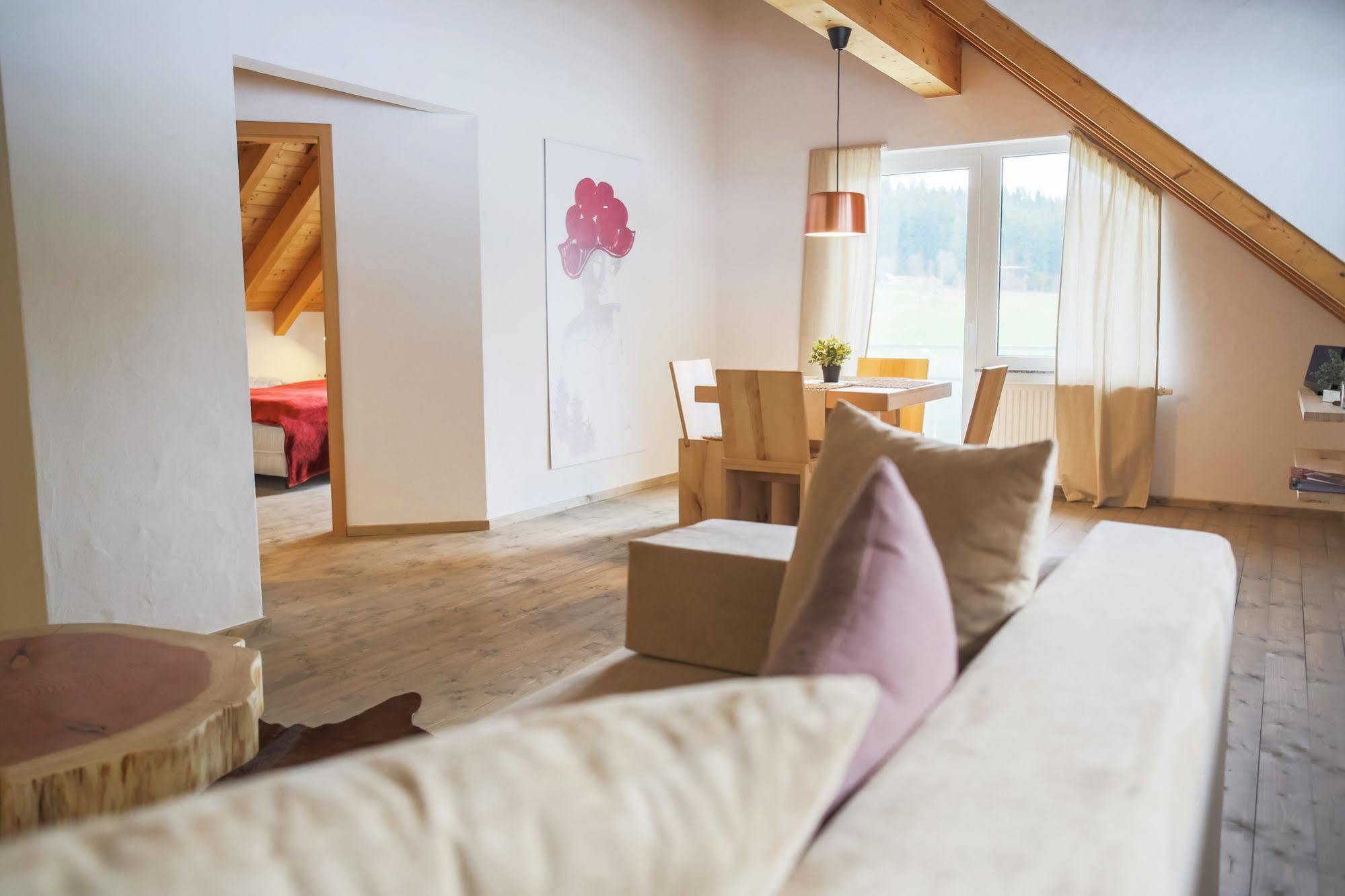 Kuckucksnest Schwaerzenbach Apartment Titisee-Neustadt Bagian luar foto